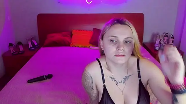 Snapshot of MagicEyess chatting on 02-01-25, 10:37 MagicEyess online show from 02-01-25, 10:37