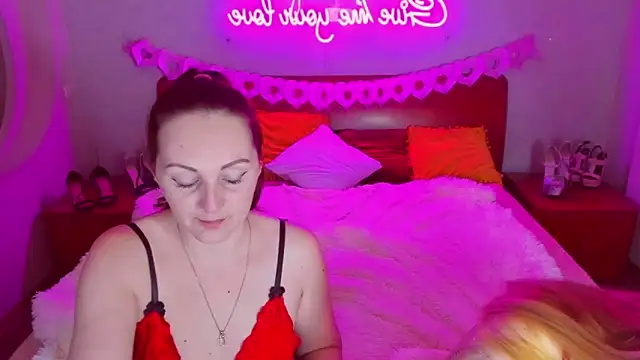Snapshot of MagicEyess chatting on 02-12-25, 07:23 MagicEyess online show from 02-12-25, 07:23