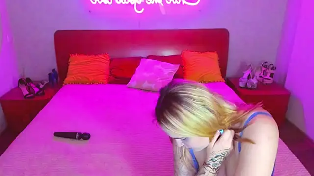 Snapshot of MagicEyess chatting on 02-28-25, 12:20 MagicEyess online show from 02-28-25, 12:20