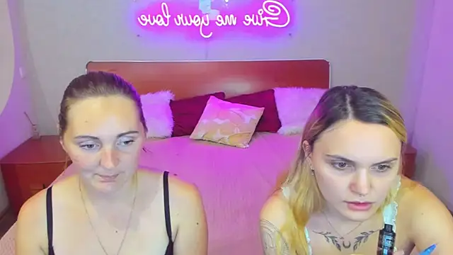 Snapshot of MagicEyess chatting on 10-17-25, 05:26 MagicEyess online show from 10-17-25, 05:26