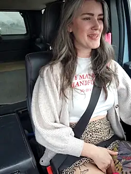 Snapshot of Lilmissvyx chatting on 02-17-26, 03:51 Lilmissvyx online show from 02-17-26, 03:51