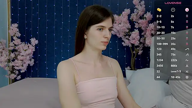 Snapshot of -Mirror-Girl- chatting on 03-13-25, 01:29 -Mirror-Girl- online show from 03-13-25, 01:29