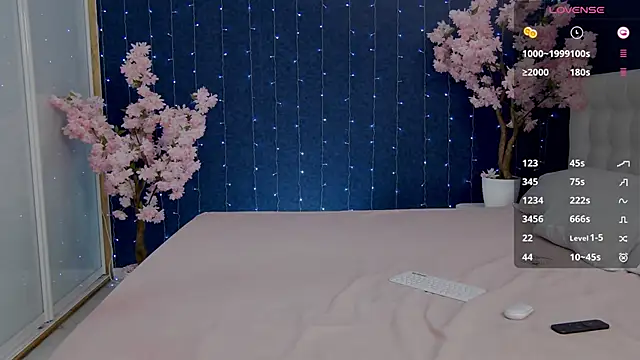 Snapshot of -Mirror-Girl- chatting on 03-15-25, 06:14 -Mirror-Girl- online show from 03-15-25, 06:14