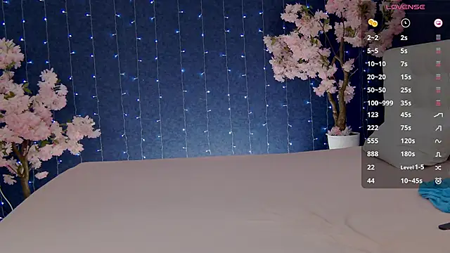 Snapshot of -Mirror-Girl- chatting on 10-12-25, 04:11 -Mirror-Girl- online show from 10-12-25, 04:11