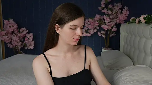 Snapshot of -Mirror-Girl- chatting on 06-30-26, 03:46 -Mirror-Girl- online show from 06-30-26, 03:46