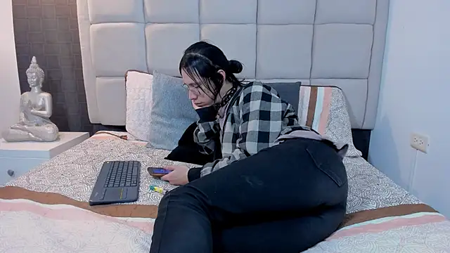 Hecatee 77 online show from 02-09-25, 07:30