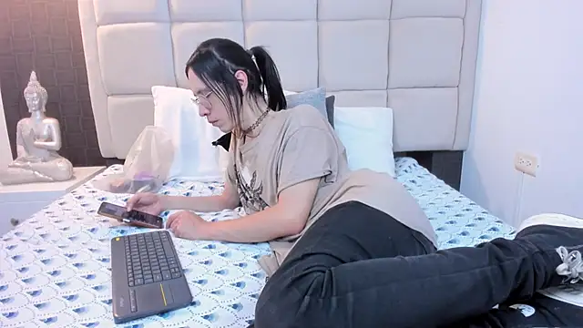 Hecatee 77 online show from 03-03-25, 07:39