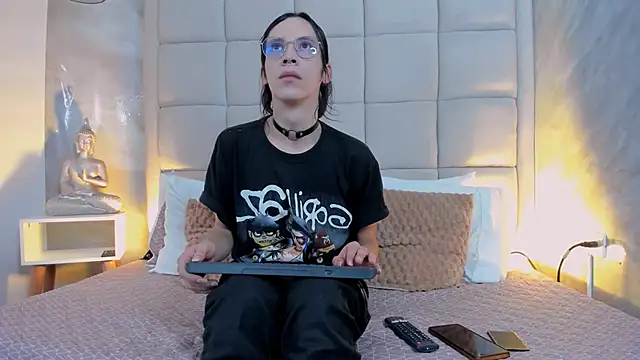 Hecatee 77 online show from 09-26-25, 08:35