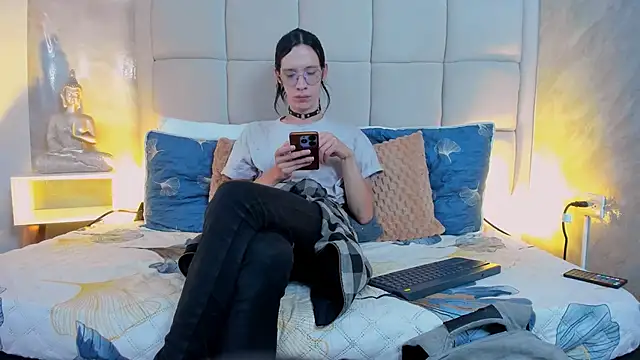 Hecatee 77 online show from 10-09-25, 07:56