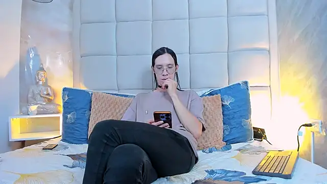 Hecatee 77 online show from 10-17-25, 08:11