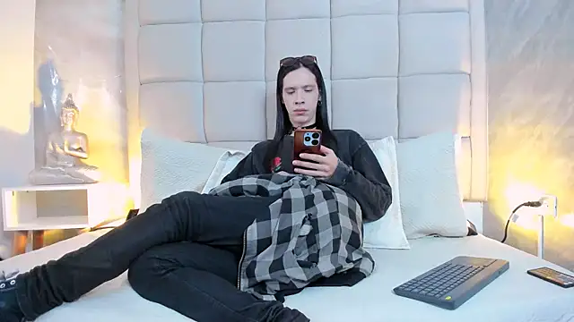 Hecatee 77 online show from 10-19-25, 07:47