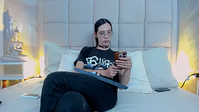 Hecatee 77 online show from 10-21-25, 07:47