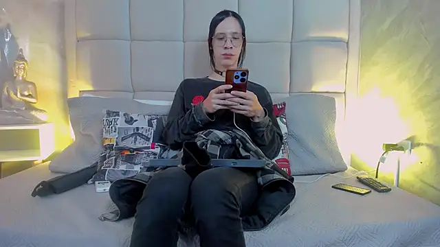 Hecatee 77 online show from 10-30-25, 07:47