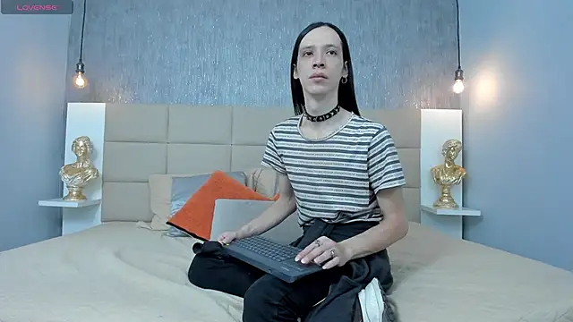 Hecatee 77 online show from 04-20-26, 07:04