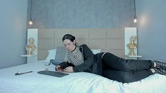 Hecatee 77 online show from 07-16-26, 08:48