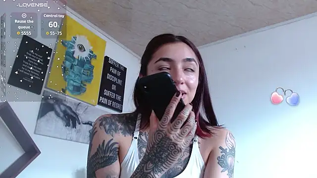 ZoeBakers  online show from 05-11-26, 07:00