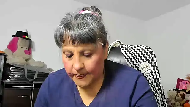 Snapshot of merlyna_goldens chatting on 06-17-26, 03:42 merlyna goldens online show from 06-17-26, 03:42