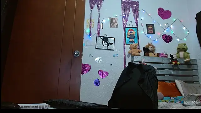 Snapshot of Saray_extrovert_ chatting on 12-02-24, 05:04 Saray extrovert online show from 12-02-24, 05:04