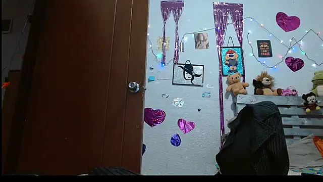 Snapshot of Saray_extrovert_ chatting on 12-05-24, 10:55 Saray extrovert online show from 12-05-24, 10:55