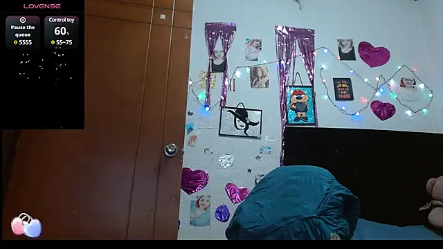 Snapshot of Saray_extrovert_ chatting on 02-19-25, 06:00 Saray extrovert online show from 02-19-25, 06:00