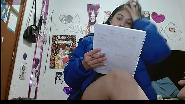 Snapshot of Saray_extrovert_ chatting on 03-10-25, 04:17 Saray extrovert online show from 03-10-25, 04:17