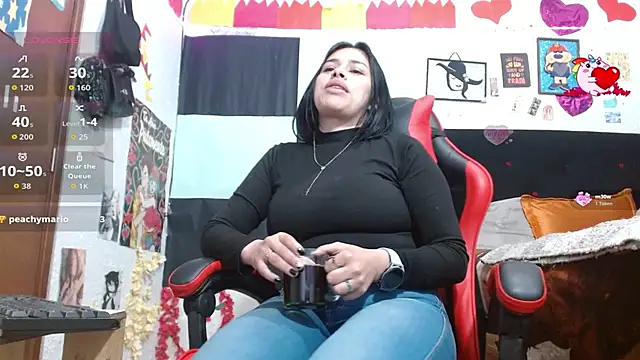 Snapshot of Saray_extrovert_ chatting on 11-28-25, 05:32 Saray extrovert online show from 11-28-25, 05:32