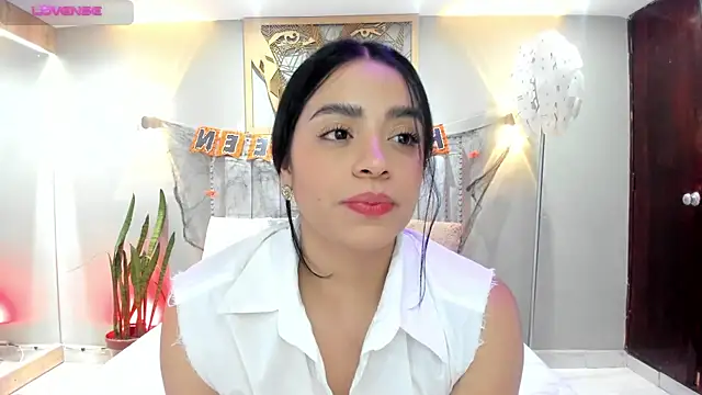 Paula Desousa online show from 10-28-25, 07:38