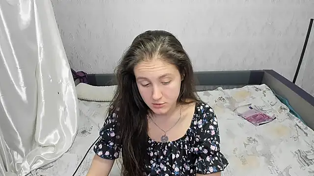 Holliy Cooper online show from 01-14-25, 12:45