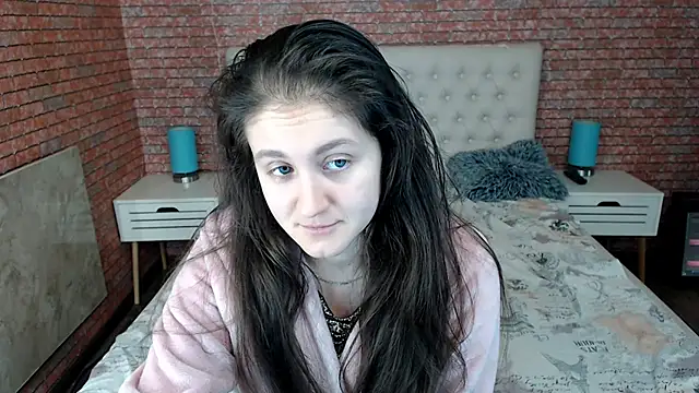 Holliy Cooper online show from 01-24-25, 10:21