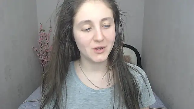 Holliy Cooper online show from 02-05-25, 02:48