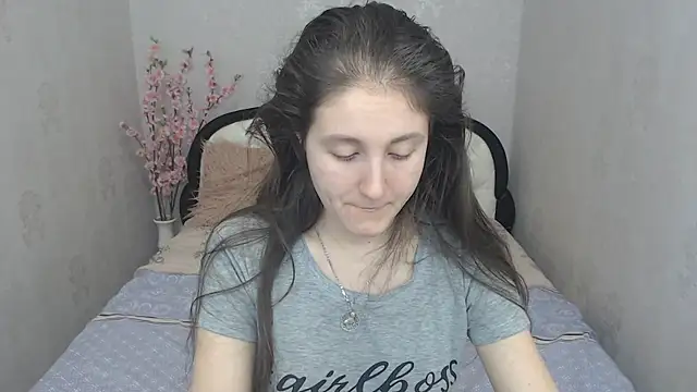 Holliy Cooper online show from 02-06-25, 07:24