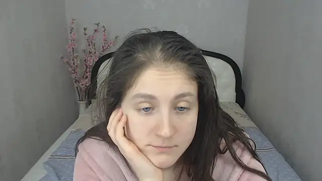 Holliy Cooper online show from 02-13-25, 12:00