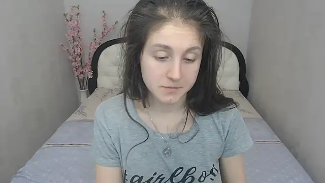 Holliy Cooper online show from 03-06-25, 03:45