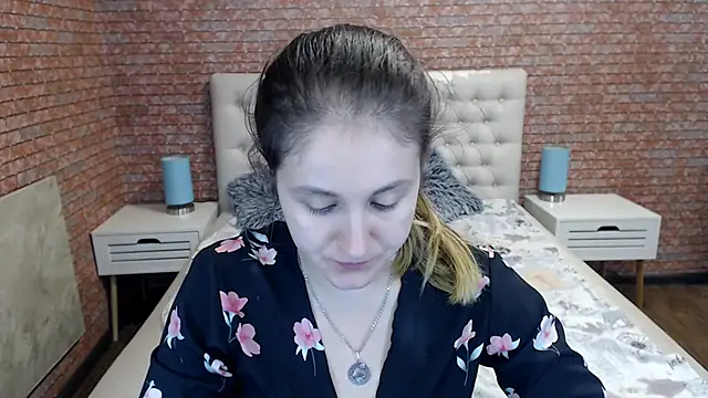 Holliy Cooper online show from 09-10-25, 07:41