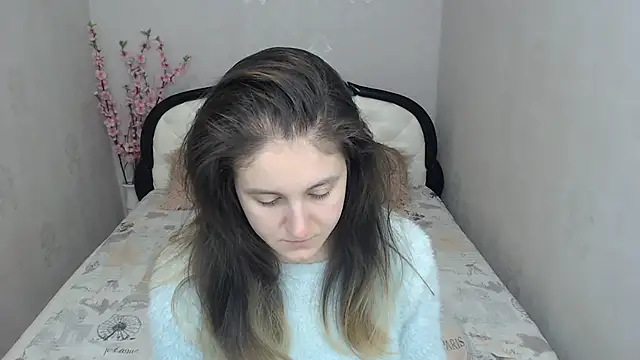 Holliy Cooper online show from 09-29-25, 05:45