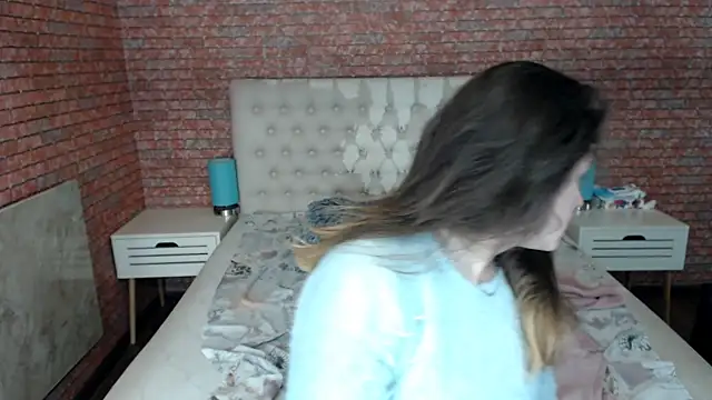 Holliy Cooper online show from 10-16-25, 07:53