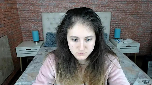 Holliy Cooper online show from 10-19-25, 07:53