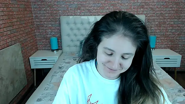 Snapshot of Holliy_Cooper chatting on 11-15-25, 08:22 Holliy Cooper online show from 11-15-25, 08:22