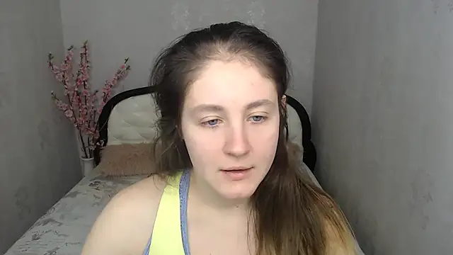 Snapshot of Holliy_Cooper chatting on 12-23-25, 07:50 Holliy Cooper online show from 12-23-25, 07:50