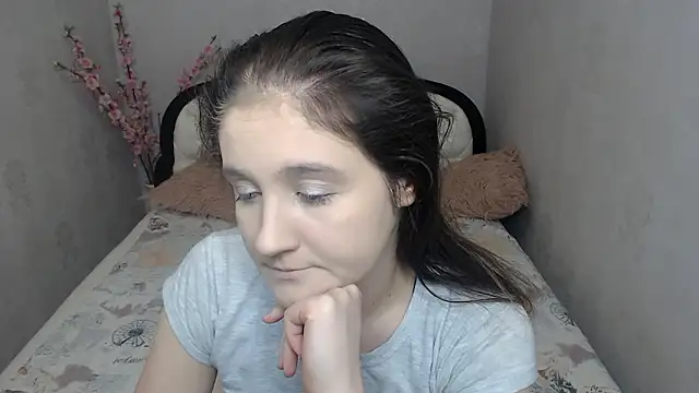 Snapshot of Holliy_Cooper chatting on 02-12-26, 08:20 Holliy Cooper online show from 02-12-26, 08:20