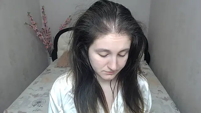 Snapshot of Holliy_Cooper chatting on 02-19-26, 09:49 Holliy Cooper online show from 02-19-26, 09:49