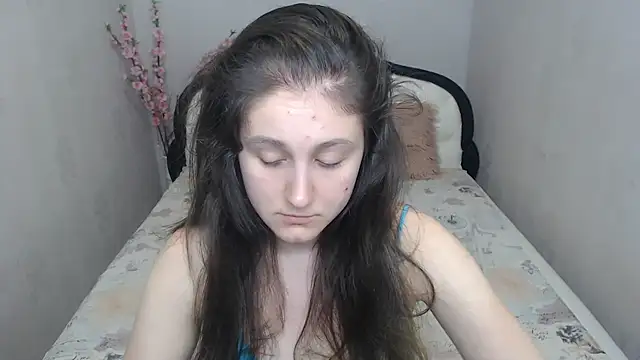 Snapshot of Holliy_Cooper chatting on 07-16-26, 06:52 Holliy Cooper online show from 07-16-26, 06:52