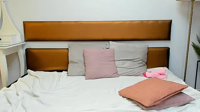 MissYvie online show from 01-13-25, 12:02