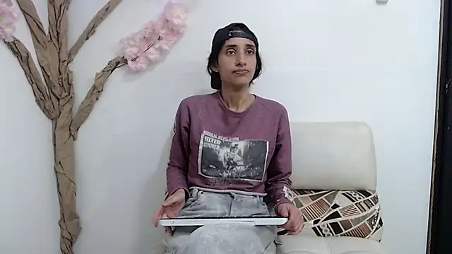 RoxanaCyrano  online show from 12-01-25, 07:19