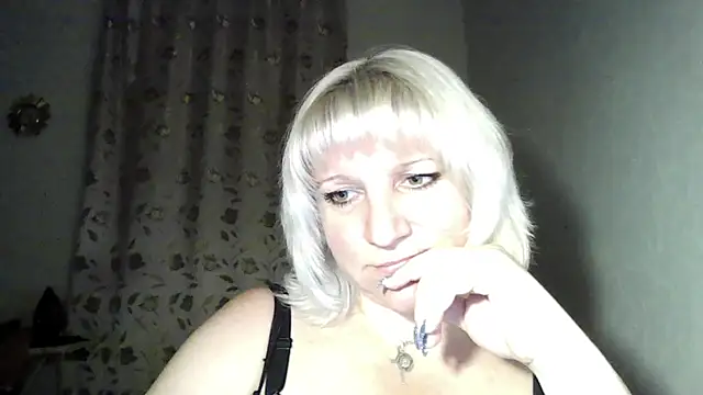 Snapshot of MeilomaWesa chatting on 10-27-25, 02:54 MeilomaWesa online show from 10-27-25, 02:54