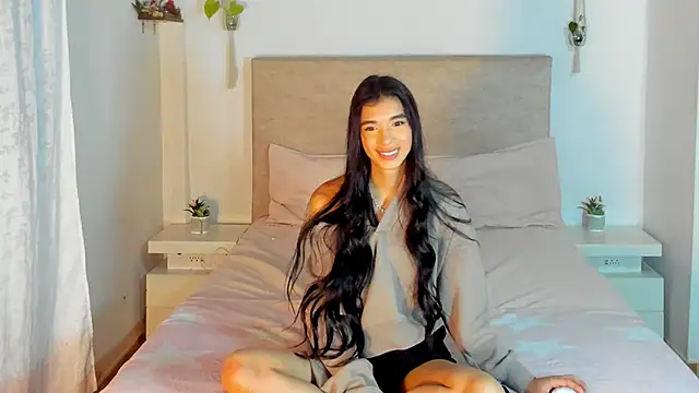 Snapshot of katt_pelaez chatting on 02-01-26, 03:05 katt pelaez online show from 02-01-26, 03:05