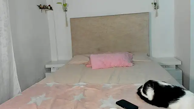 Snapshot of katt_pelaez chatting on 04-10-26, 12:16 katt pelaez online show from 04-10-26, 12:16