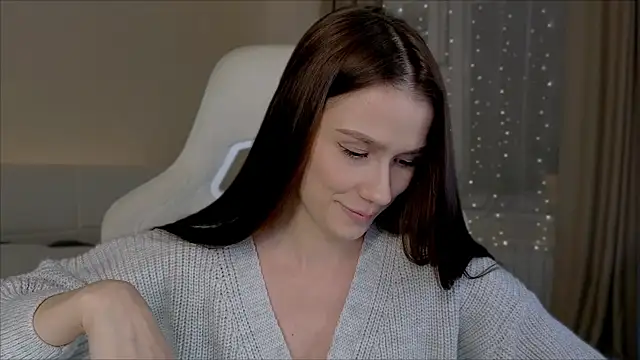 Snapshot of Madi_soon chatting on 10-28-25, 05:15 Madi soon online show from 10-28-25, 05:15