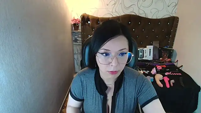 Snapshot of HannaCarrter chatting on 05-15-26, 10:55 HannaCarrter online show from 05-15-26, 10:55