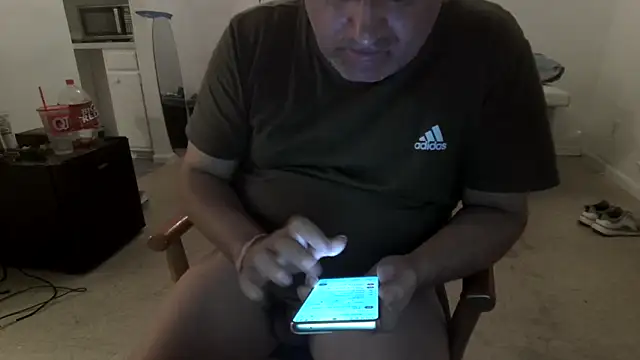 Peachestabby147 online show from 10-28-25, 09:35